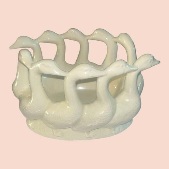 Holland Mold Other - Holland Mold Vtg White Ceramic Gaggle of Geese Decorative Bowl Planter Centerpie